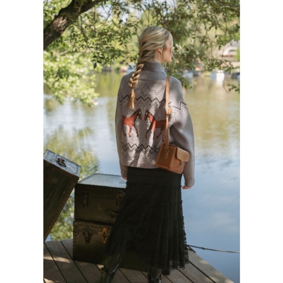 Women's Gray Horse Pattern Cardigan - Picture 6 of 10